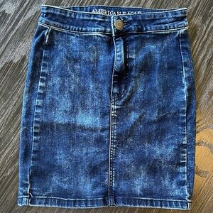 American Eagle Super Stretch Denim 16” Mini Skirt in Dark Blue Acid Wash, Size 2